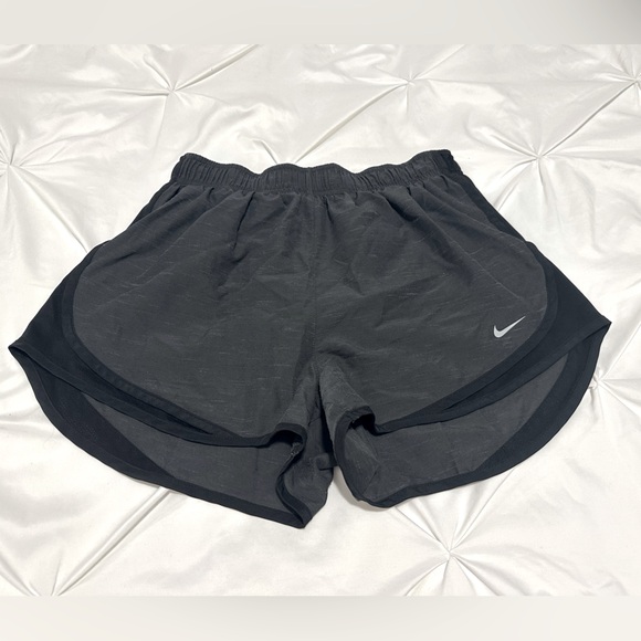 Nike running shorts - Picture 1 of 2